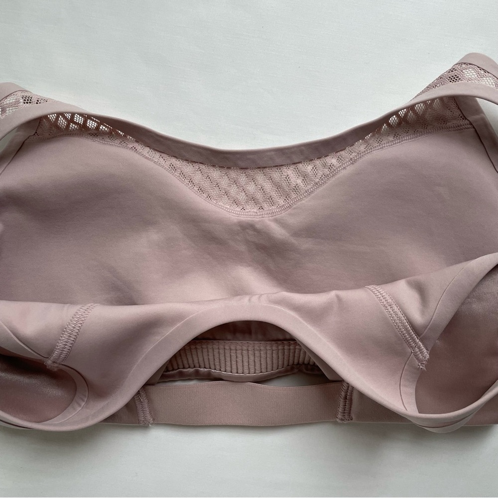 NWT Nike Keyhole Dri-Fit Sports Bra Small - Picture 9 of 10